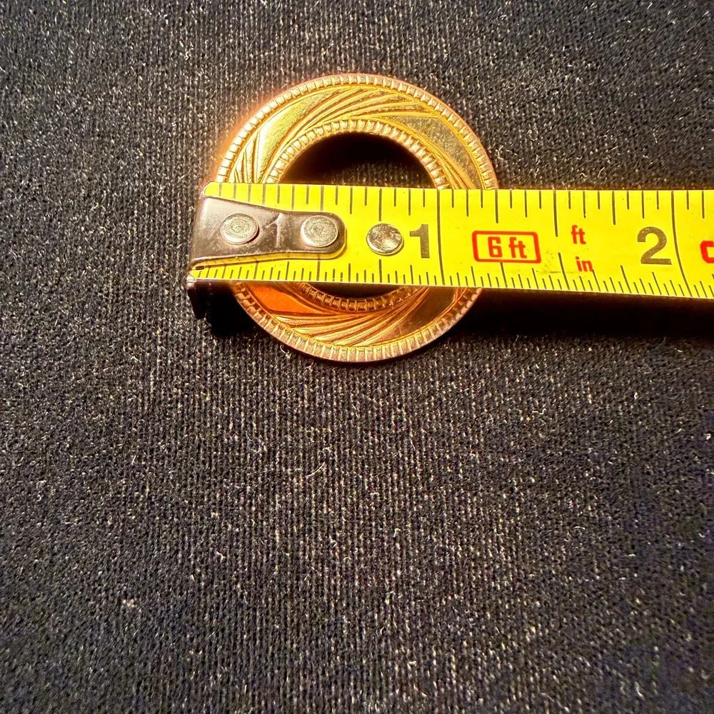 Vintage Gold‎ Tone Textured Circle Brooch Geometric Open Wreath Pin 1.5 Inch 70s